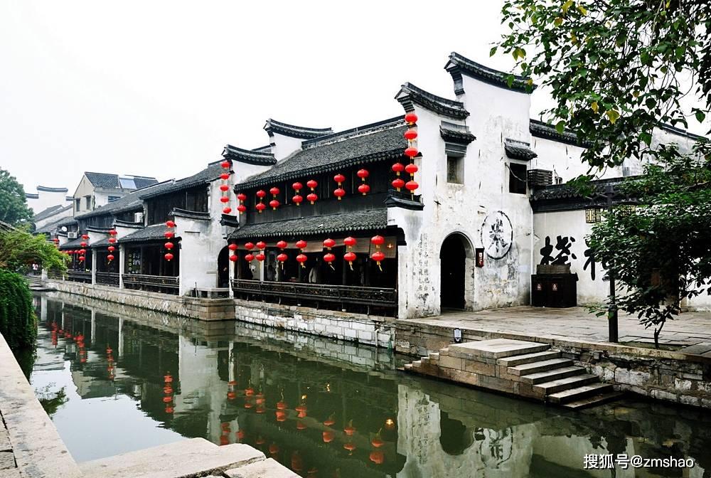 活力满满！市民游客在三亚年货节欢乐跳起“科目三”